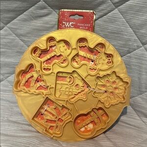 CWC Gold Christmas Gingerbread snowman Snowflake Silicone Pancake Mold NWT